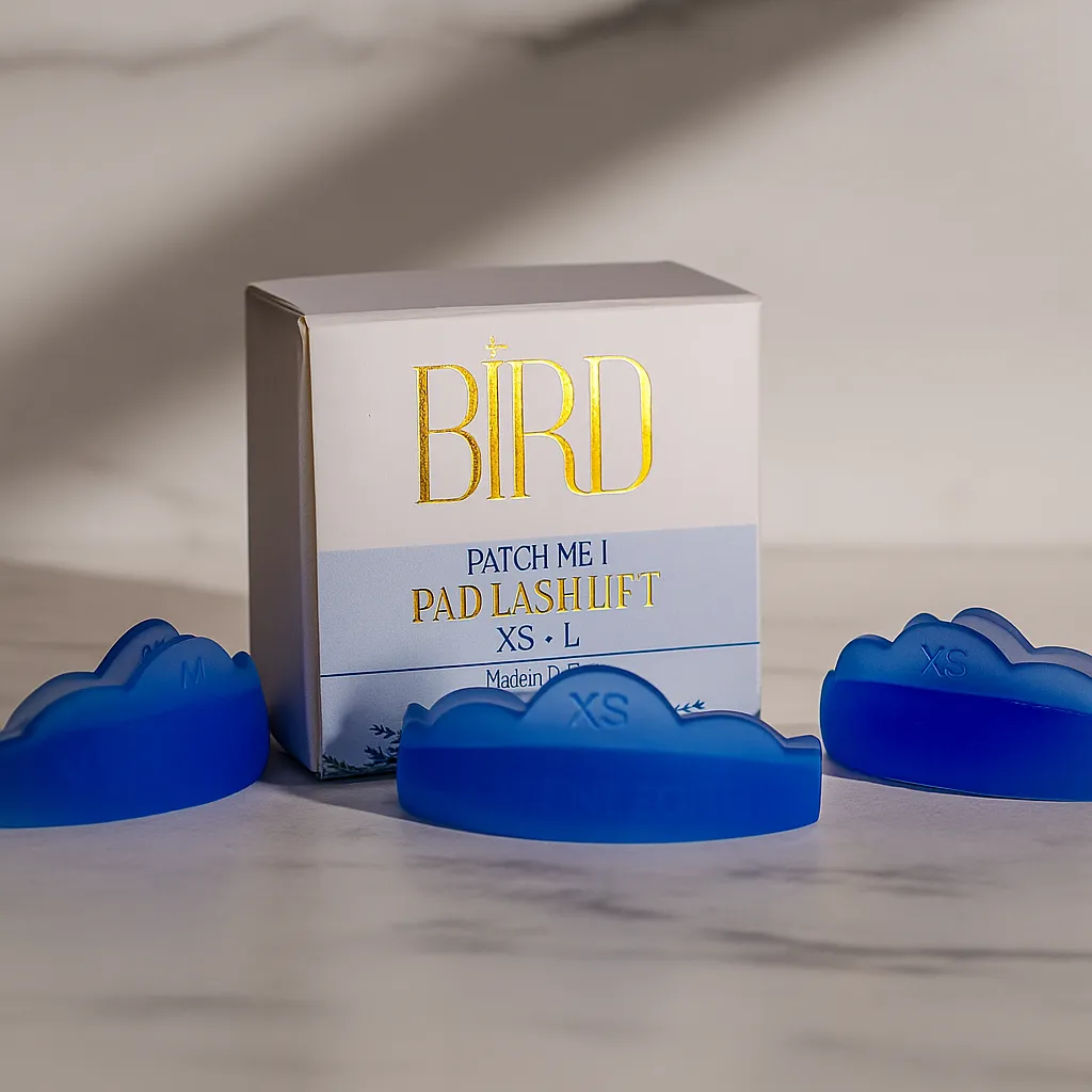 20251119_2108_Luxury Cosmetic Showcase_remix_01kaevkzc9fpe8a03q227d03wx.webp